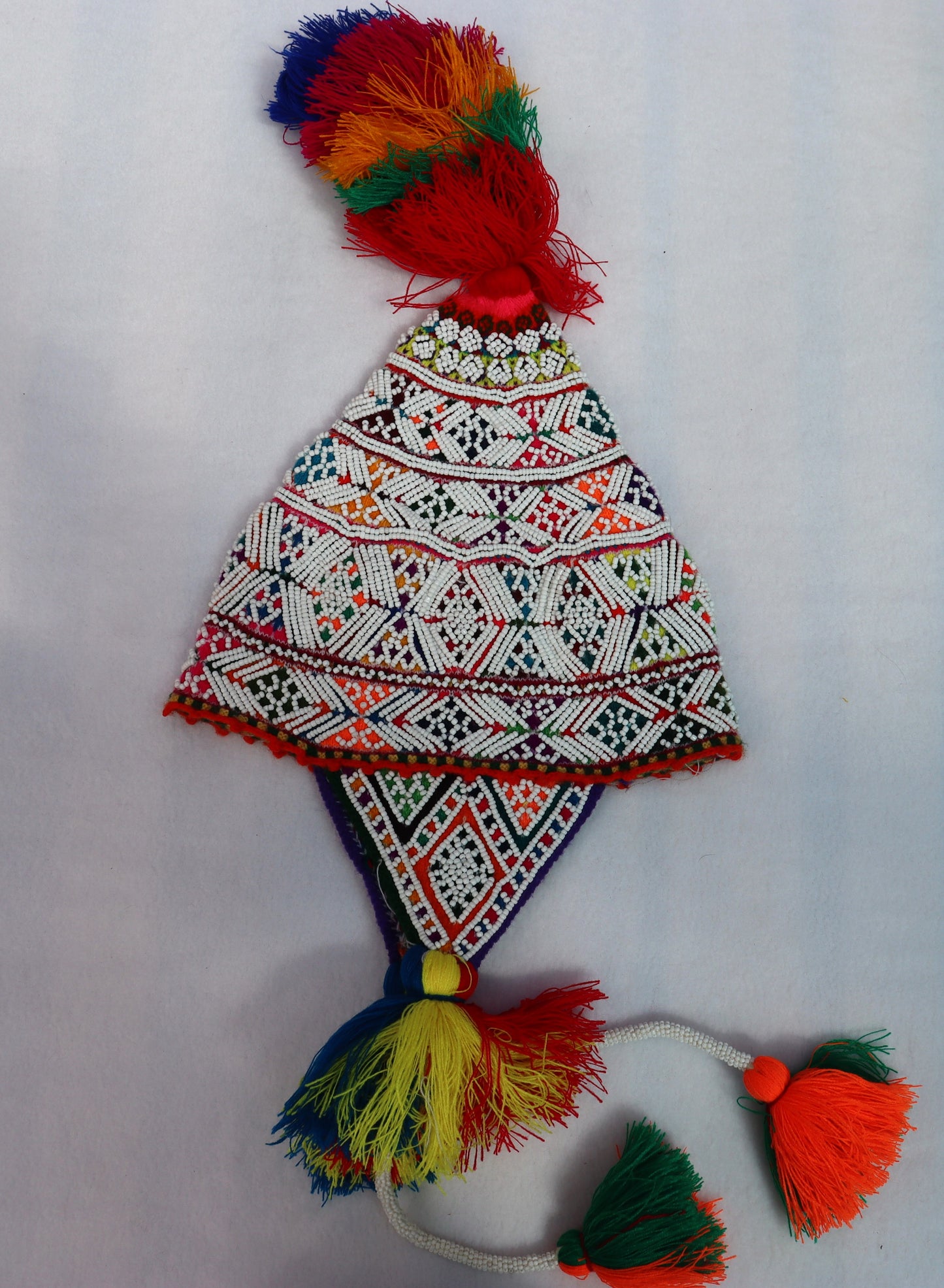 CHU.USA001 Hat with glass seed beads