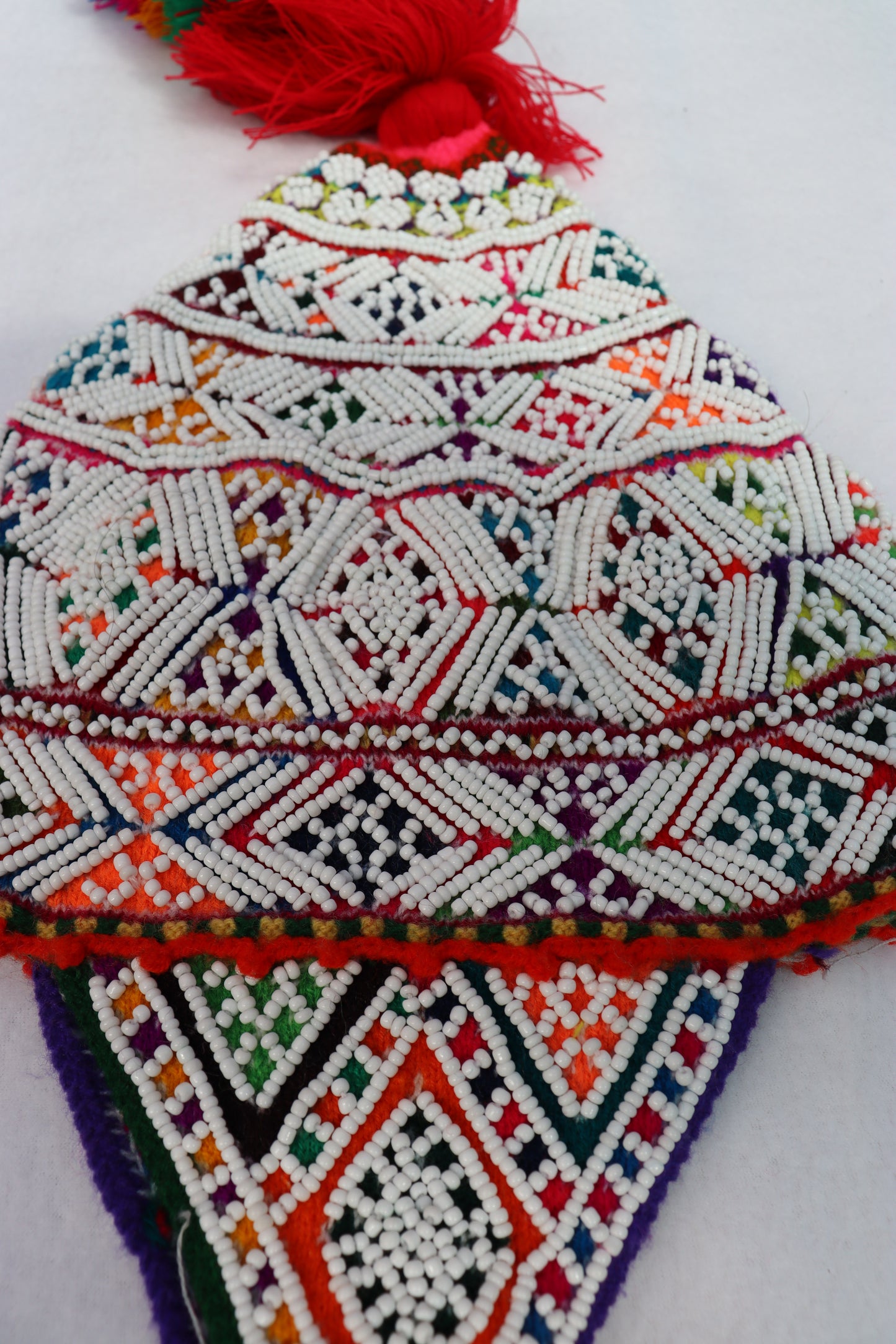 CHU.USA001 Hat with glass seed beads
