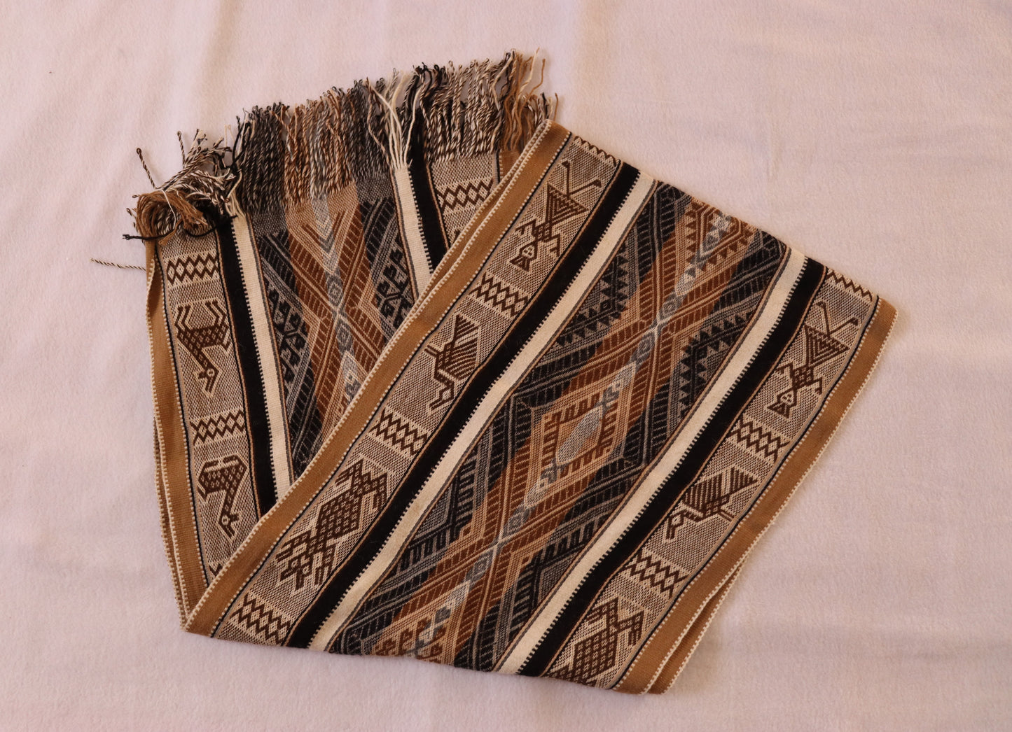 TR. 001-Table runner or Shall