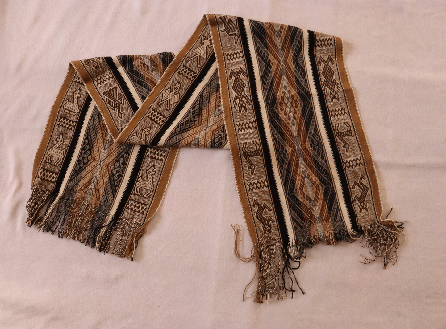 TR. 001-Table runner or Shall