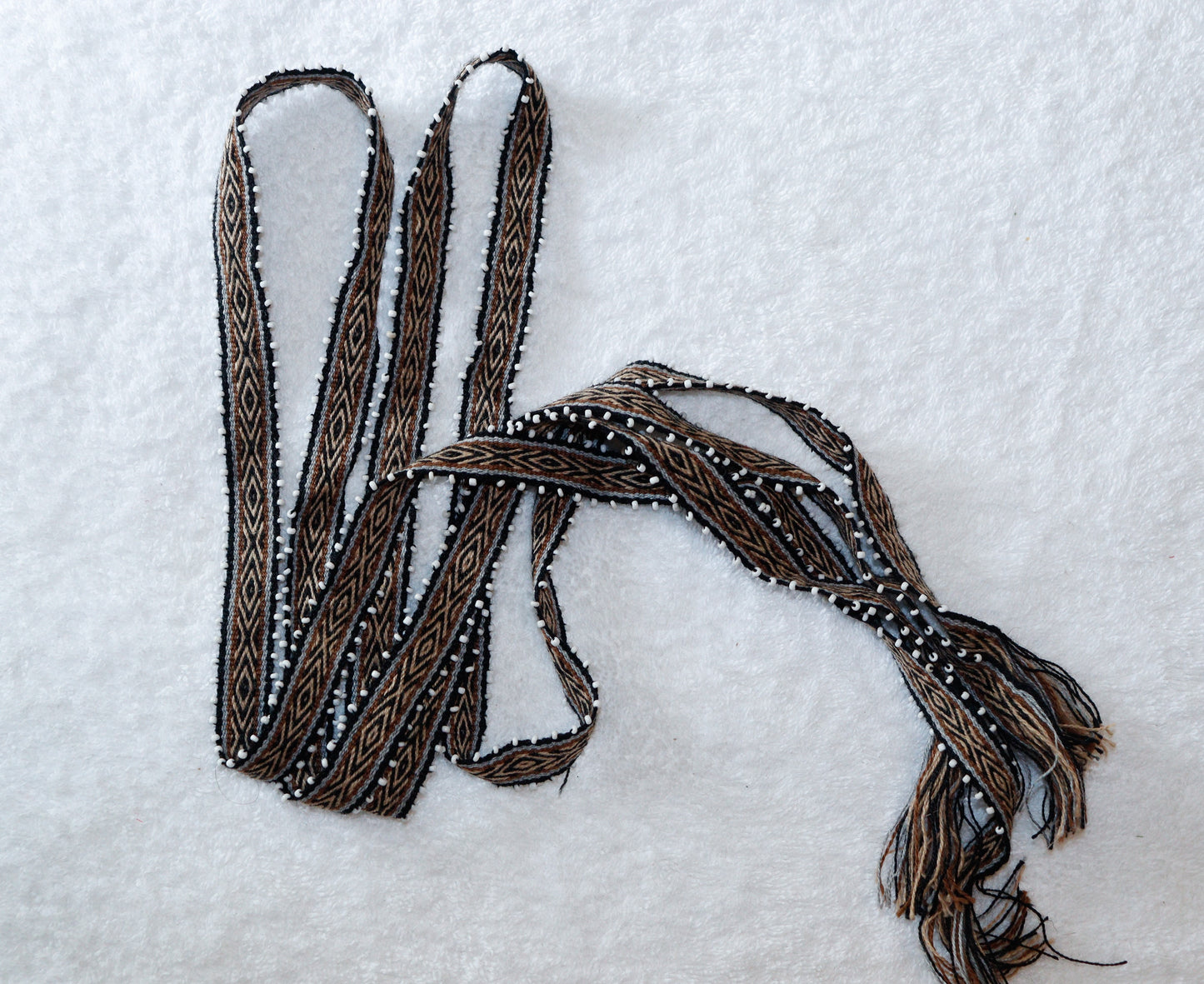 CIN.05 Ribbons with glass seed beads