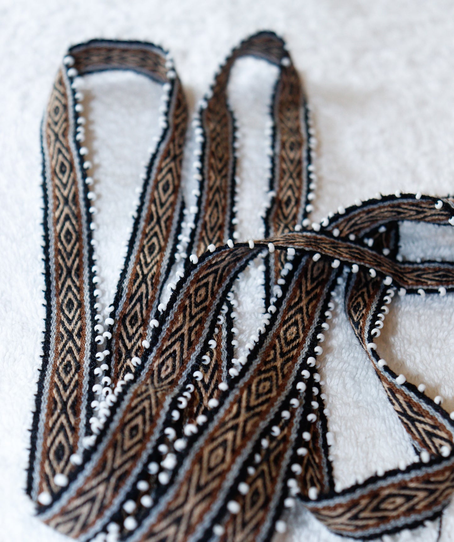 CIN.05 Ribbons with glass seed beads