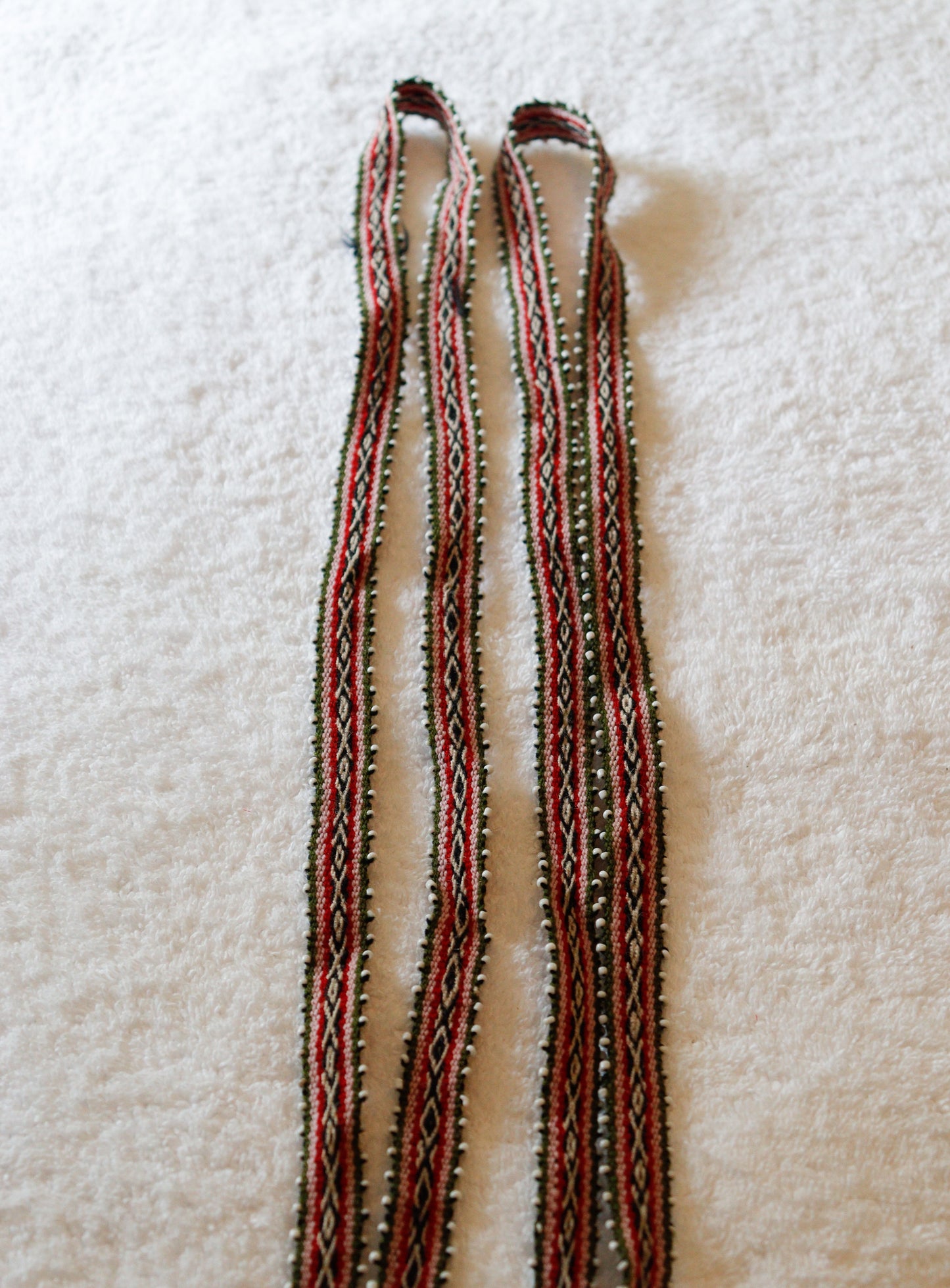 CIN.07 Ribbons with glass seed beads