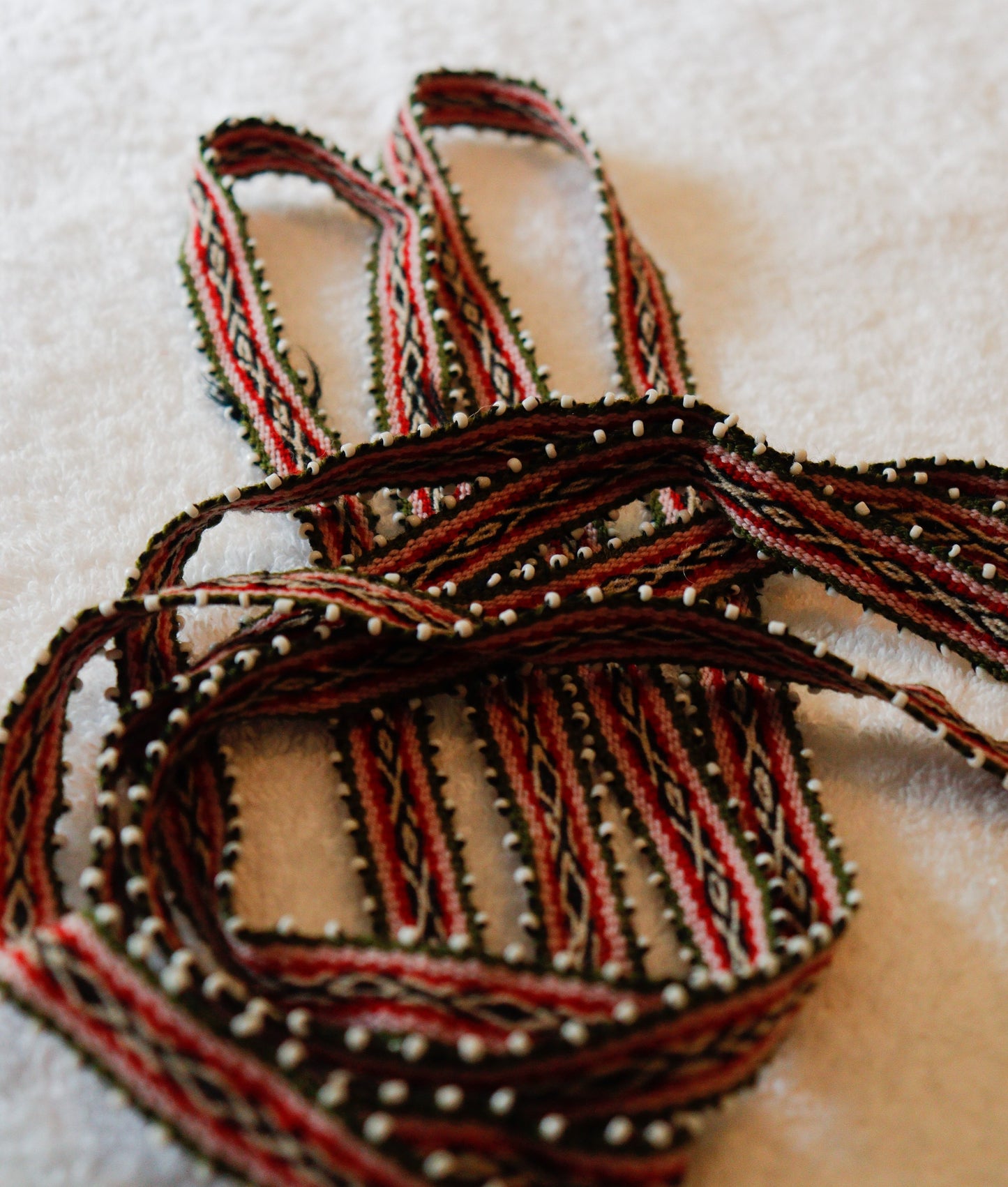 CIN.07 Ribbons with glass seed beads