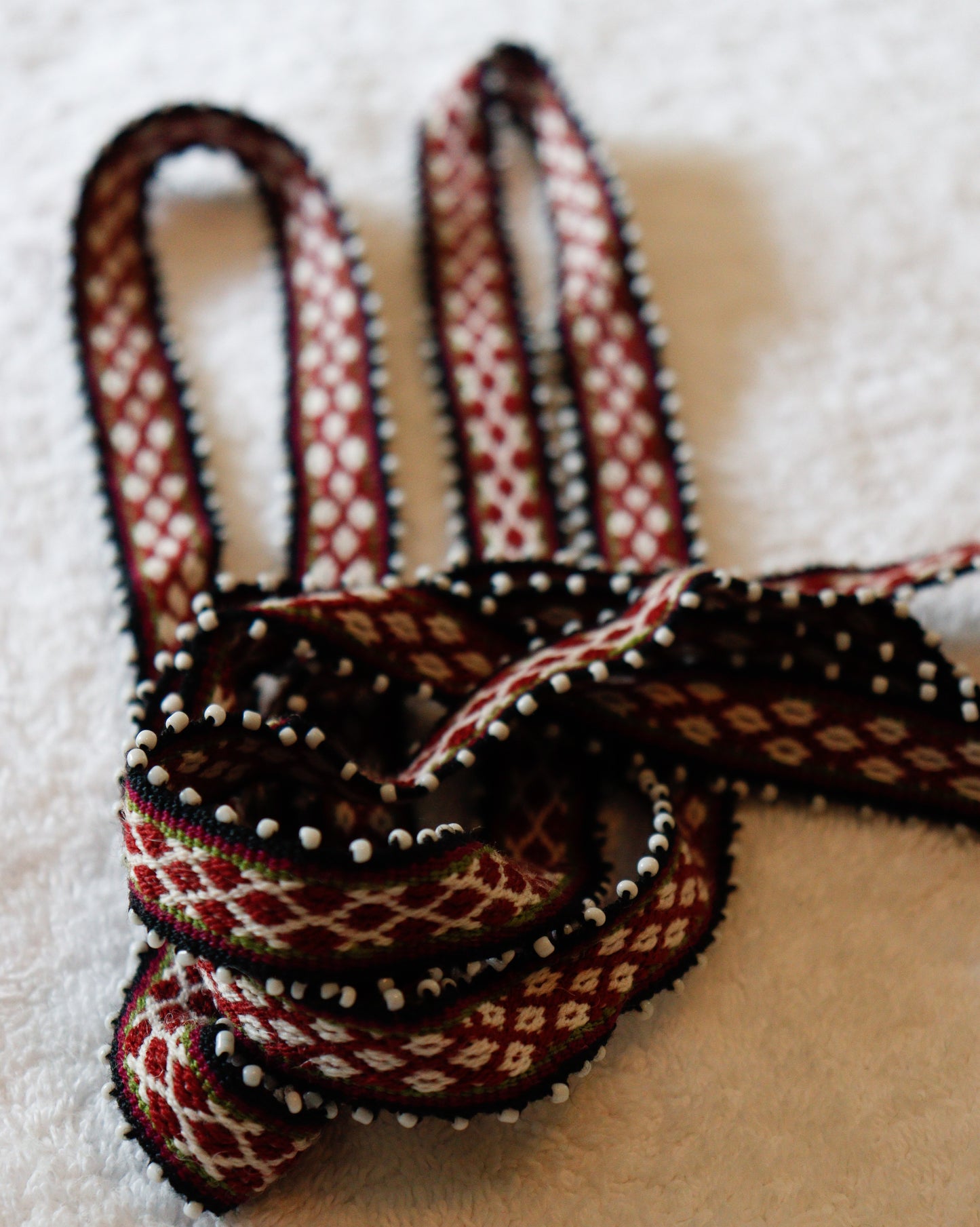 CIN.08 Ribbons with glass seed beads