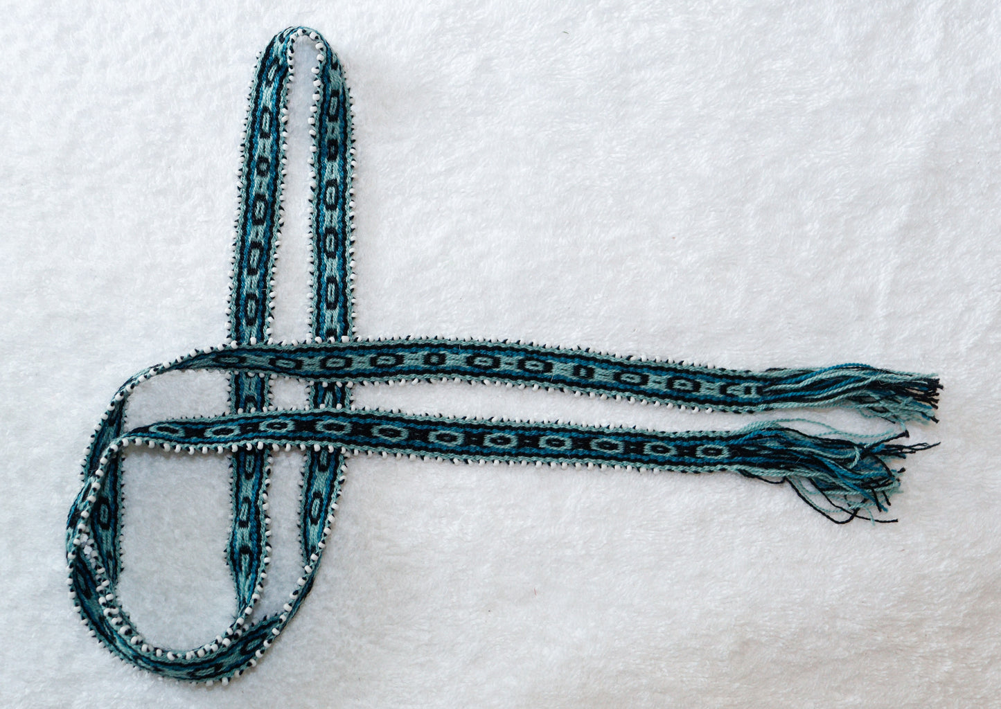 CIN.09 Ribbons with glass seed beads