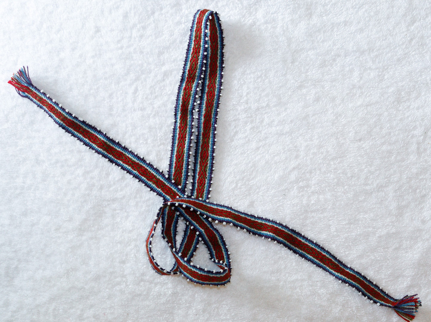 CIN.09 Ribbons with glass seed beads