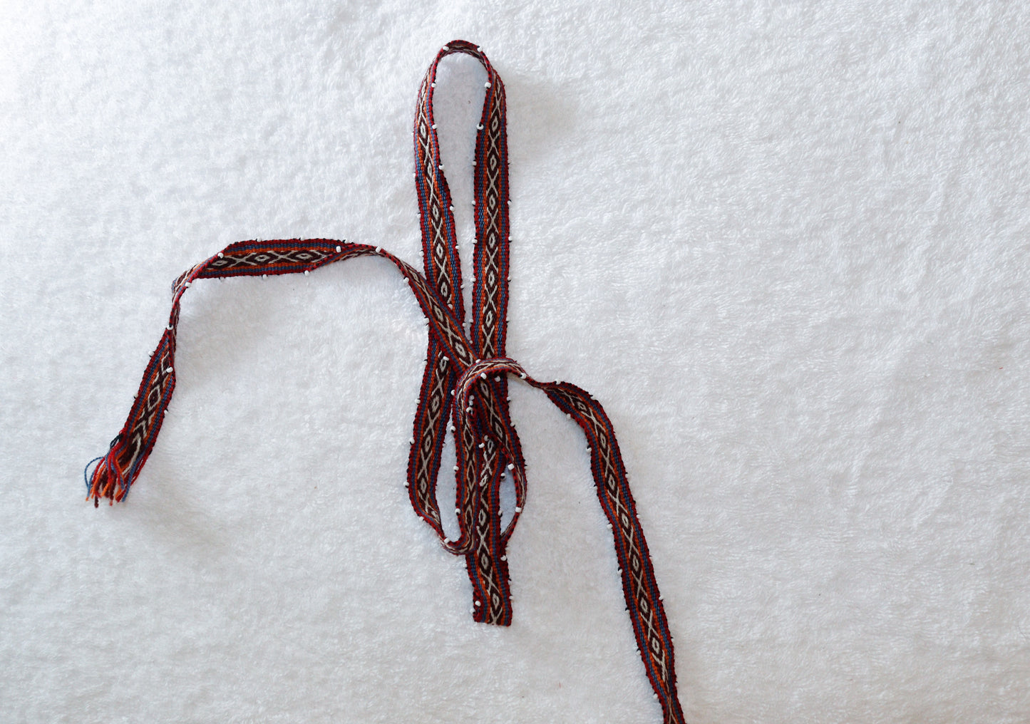 CIN.09 Ribbons with glass seed beads