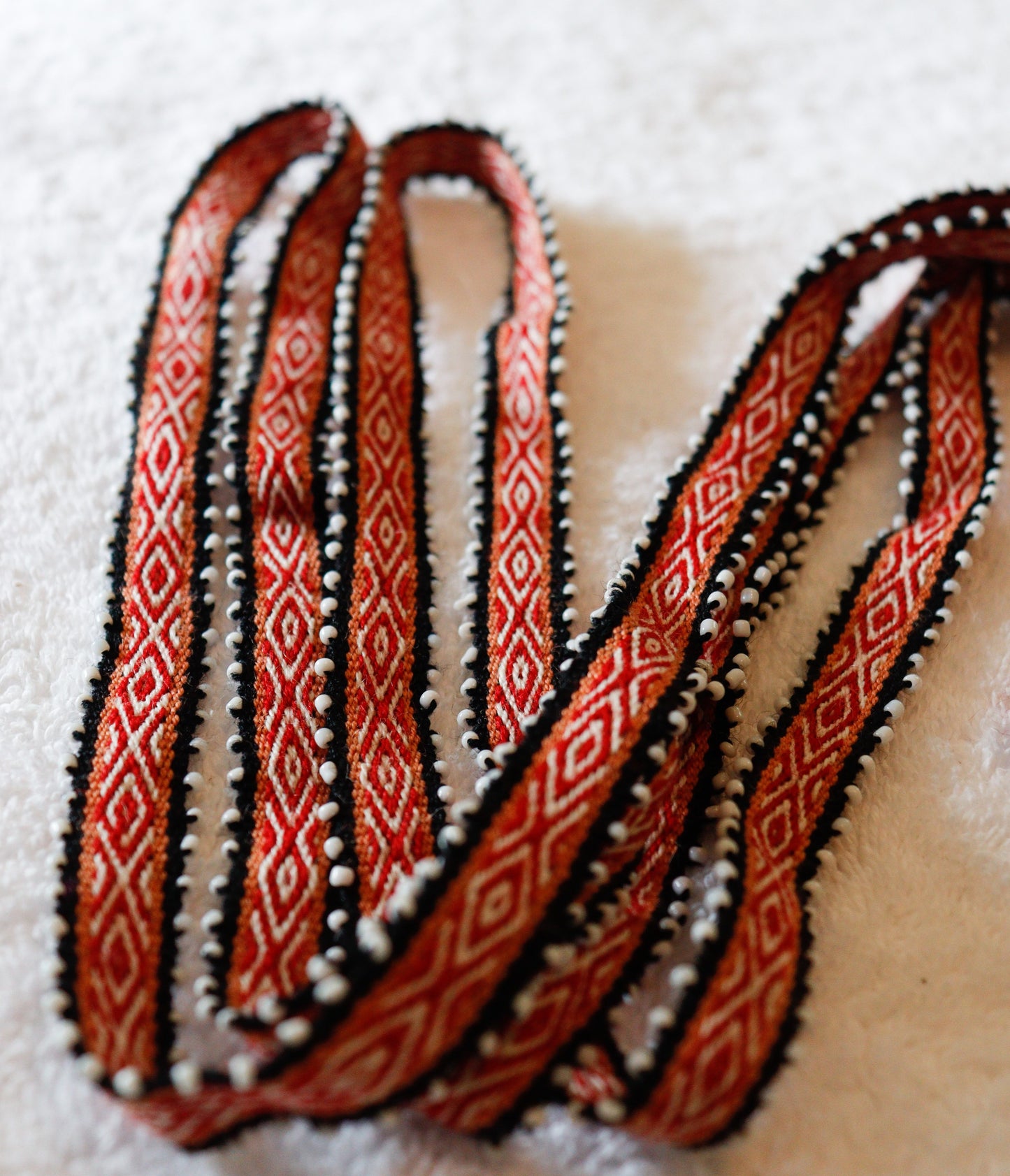CIN.03 Ribbons with glass seed beads