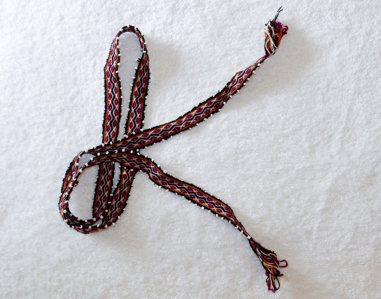 CIN.09 Ribbons with glass seed beads