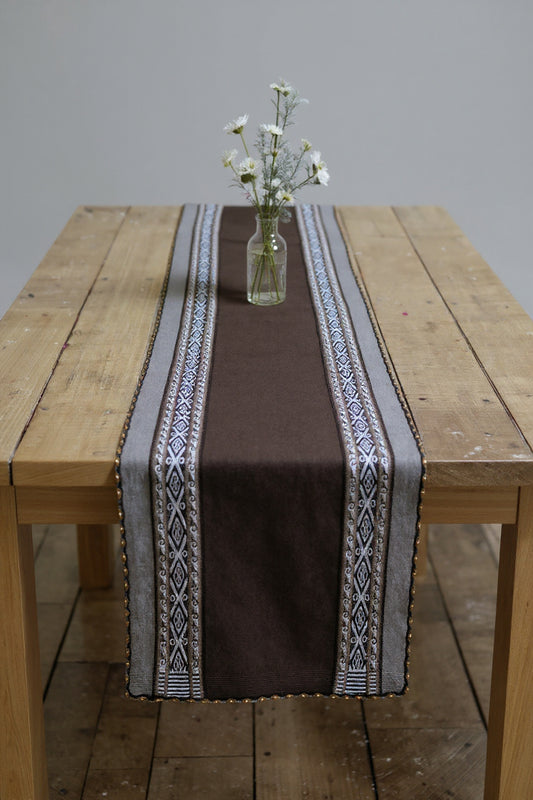 Table Runner / TRF-006